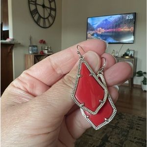 Kendra Scott Sophia Drop Earrings in Red ❤️